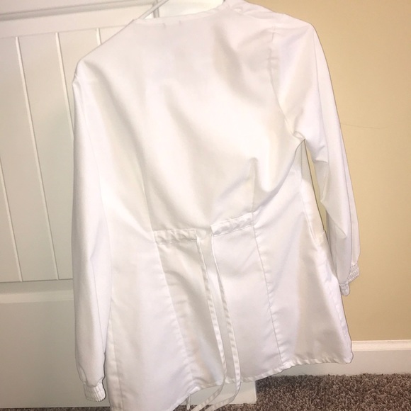 Women’s  scrub jacket. - Picture 2 of 2